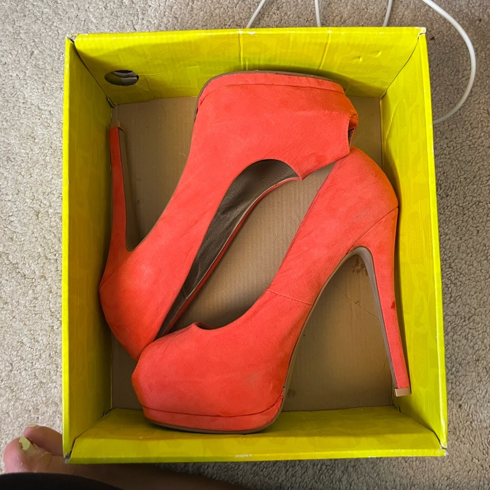 Coral stilettos